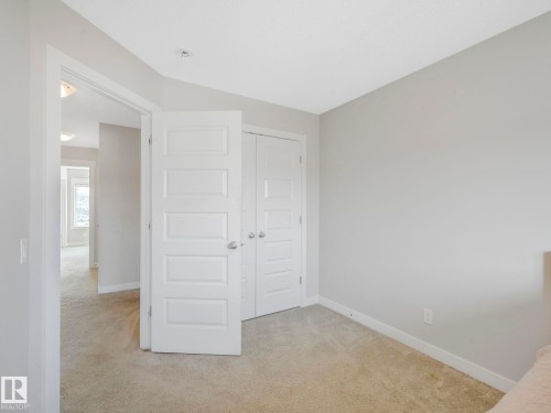 648 Lewis Greens Drive, Edmonton, AB - Indoor Photo Showing Other Room