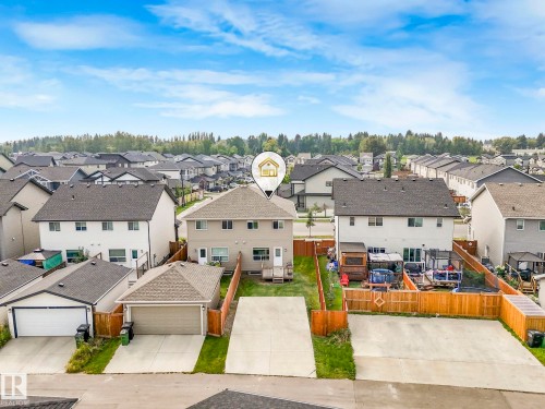 648 Lewis Greens Drive, Edmonton, AB - Outdoor