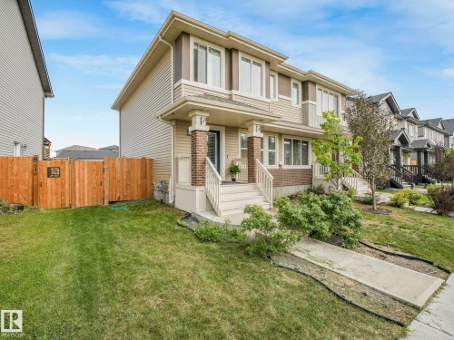 648 Lewis Greens Drive, Edmonton, AB - Outdoor