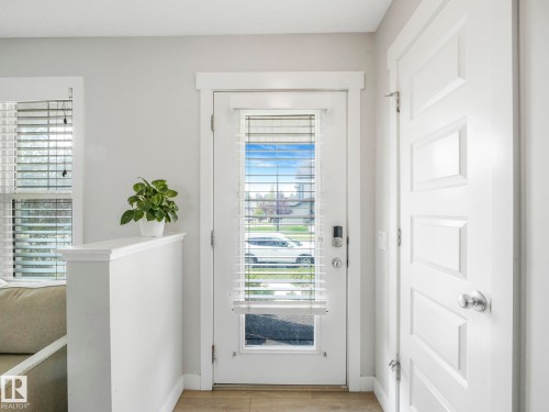 648 Lewis Greens Drive, Edmonton, AB - Indoor Photo Showing Other Room