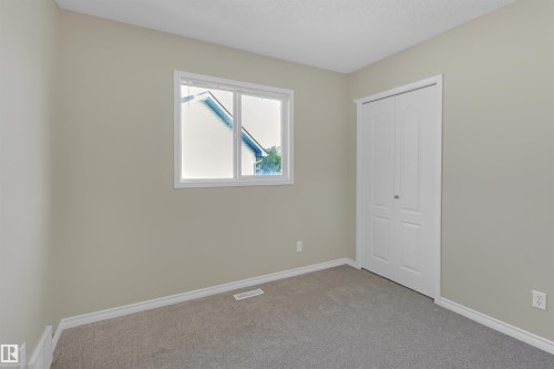 460 Gibb Wynd, Edmonton, AB - Indoor Photo Showing Other Room