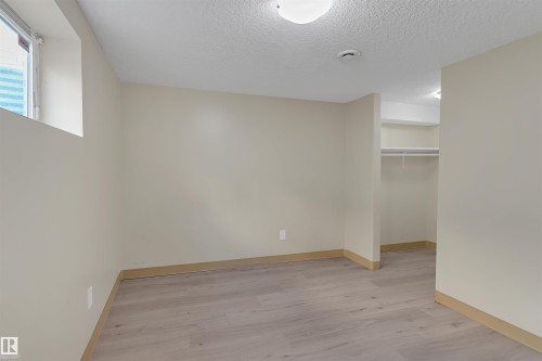 460 Gibb Wynd, Edmonton, AB - Indoor Photo Showing Other Room