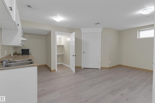 460 Gibb Wynd, Edmonton, AB - Indoor