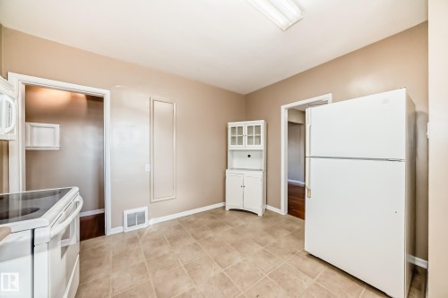 12807 121 Avenue, Edmonton, AB - Indoor Photo Showing Other Room