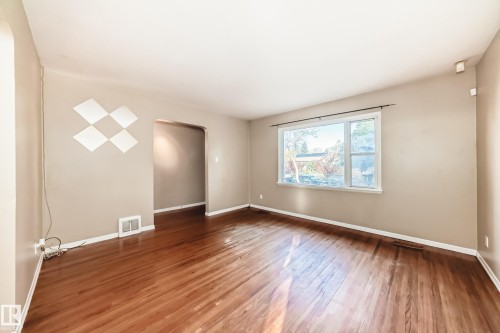 12807 121 Avenue, Edmonton, AB - Indoor Photo Showing Other Room