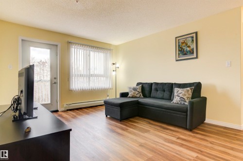 311 5340 199 Street, Edmonton, AB - Indoor Photo Showing Living Room