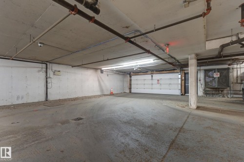 311 5340 199 Street, Edmonton, AB - Indoor Photo Showing Garage