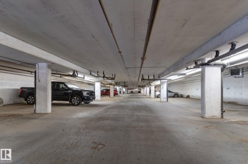 311 5340 199 Street, Edmonton, AB - Indoor Photo Showing Garage