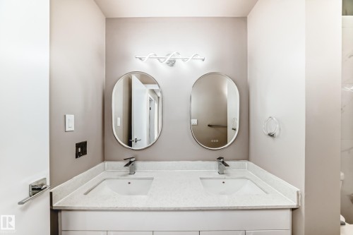 44 4403 Riverbend Road, Edmonton, AB - Indoor Photo Showing Bathroom