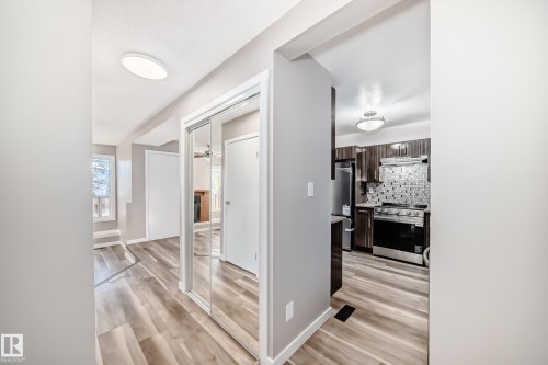 44 4403 Riverbend Road, Edmonton, AB - Indoor