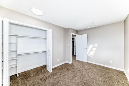 44 4403 Riverbend Road, Edmonton, AB - Indoor Photo Showing Other Room
