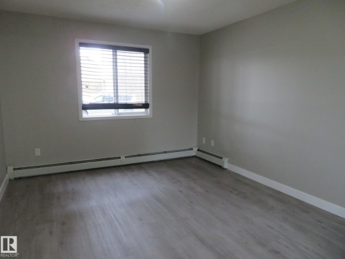 123 2305 35A Avenue, Edmonton, AB - Indoor Photo Showing Other Room
