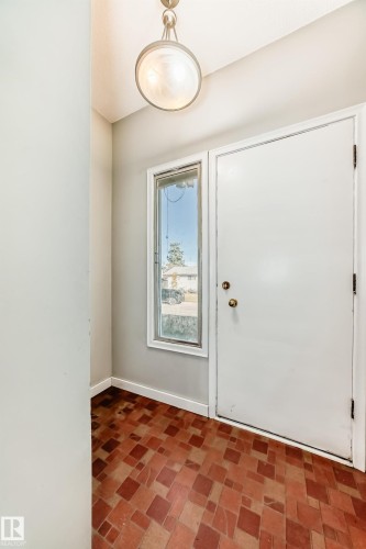 14112 59 Street Nw, Edmonton, AB - Indoor Photo Showing Other Room