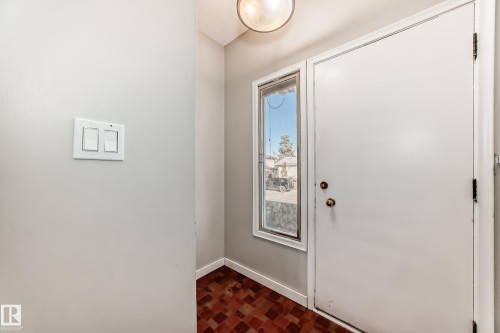 14112 59 Street Nw, Edmonton, AB - Indoor Photo Showing Other Room