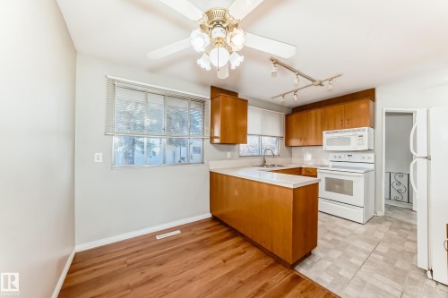 14112 59 Street Nw, Edmonton, AB - Indoor Photo Showing Kitchen