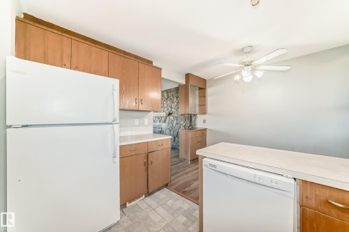 14112 59 Street Nw, Edmonton, AB - Indoor Photo Showing Kitchen