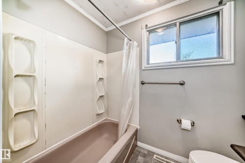 14112 59 Street Nw, Edmonton, AB - Indoor Photo Showing Bathroom
