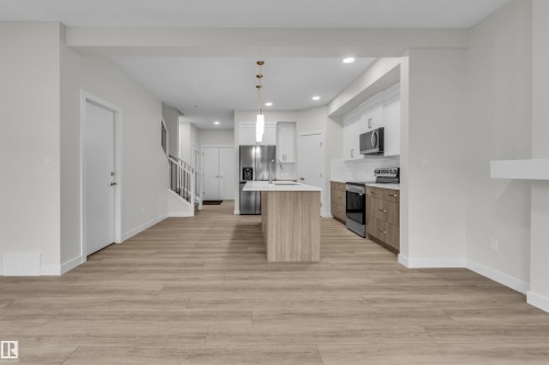 304 Brae Way, Leduc, AB - Indoor Photo Showing Kitchen