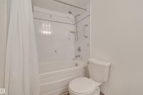 1204 11027 87 Avenue, Edmonton, AB - Indoor Photo Showing Bathroom