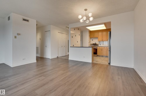 1204 11027 87 Avenue, Edmonton, AB - Indoor Photo Showing Kitchen