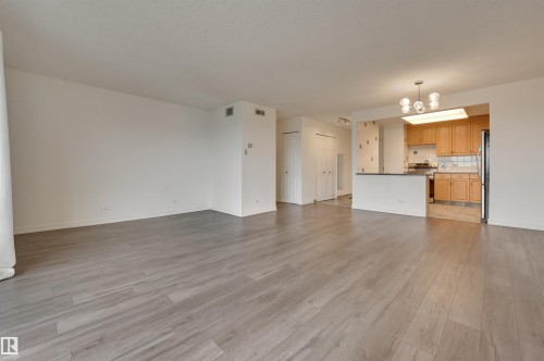 1204 11027 87 Avenue, Edmonton, AB - Indoor