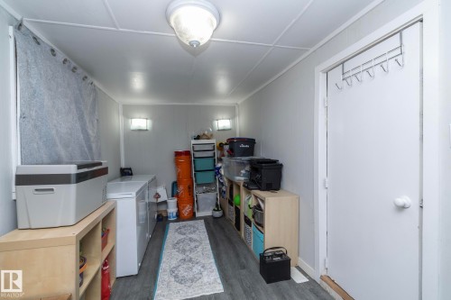 1011 West Mount Crescent, Edmonton, AB - Indoor Photo Showing Laundry Room