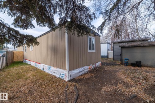 1011 West Mount Crescent, Edmonton, AB - Outdoor