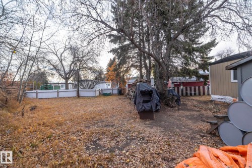 1011 West Mount Crescent, Edmonton, AB - Outdoor