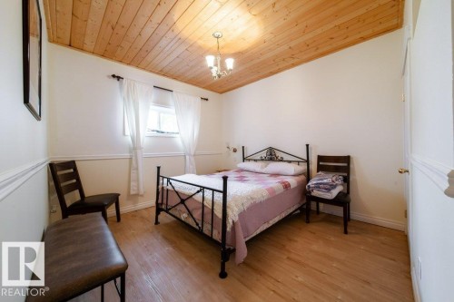 118 2 Street W, Rural Wetaskiwin County, AB - Indoor Photo Showing Bedroom