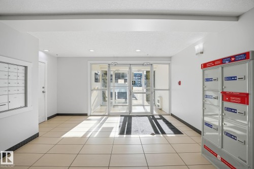 311 9523 160 Avenue, Edmonton, AB - Indoor Photo Showing Other Room