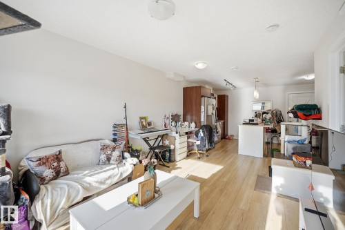 311 9523 160 Avenue, Edmonton, AB - Indoor Photo Showing Living Room