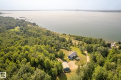 4518 LAKESHORE Road  Rural Parkland County, AB T0E 2K0