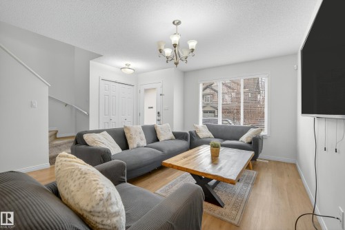 5194 Crabapple Link, Edmonton, AB - Indoor Photo Showing Living Room
