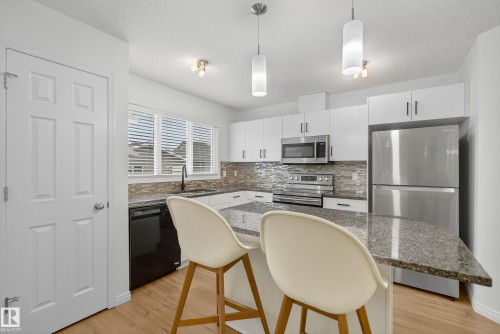 5194 Crabapple Link, Edmonton, AB - Indoor Photo Showing Kitchen With Stainless Steel Kitchen With Upgraded Kitchen