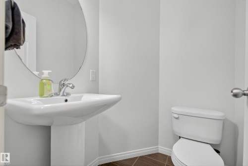 5194 Crabapple Link, Edmonton, AB - Indoor Photo Showing Bathroom