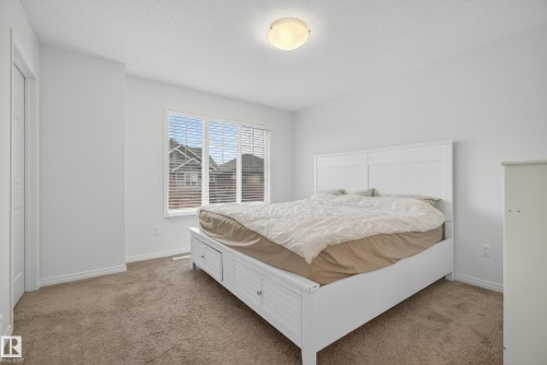 5194 Crabapple Link, Edmonton, AB - Indoor Photo Showing Bedroom