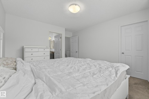 5194 Crabapple Link, Edmonton, AB - Indoor Photo Showing Bedroom