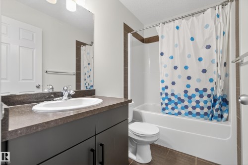5194 Crabapple Link, Edmonton, AB - Indoor Photo Showing Bathroom