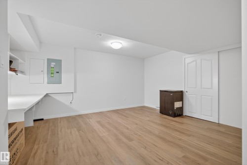 5194 Crabapple Link, Edmonton, AB - Indoor Photo Showing Other Room