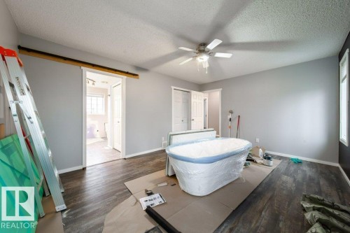 6 Lansing, Spruce Grove, AB - Indoor