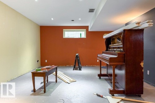 6 Lansing, Spruce Grove, AB - Indoor