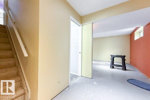 6 Lansing, Spruce Grove, AB - Indoor Photo Showing Other Room