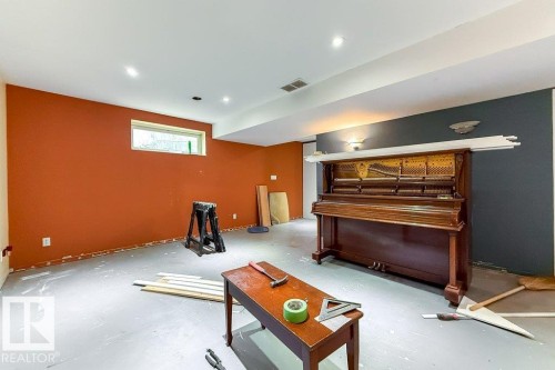 6 Lansing, Spruce Grove, AB - Indoor