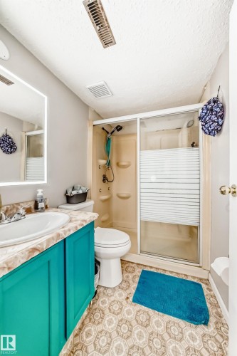 14159 26 Street, Edmonton, AB - Indoor Photo Showing Bathroom