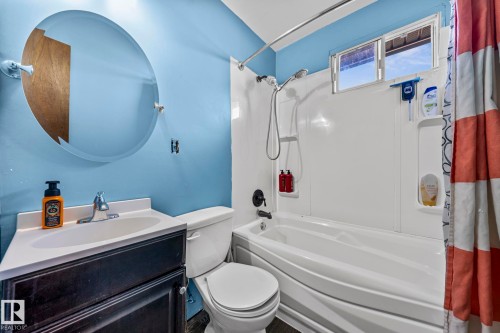 62424 Rge Road 255, Rural Westlock County, AB - Indoor Photo Showing Bathroom