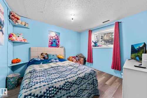 62424 Rge Road 255, Rural Westlock County, AB - Indoor Photo Showing Bedroom