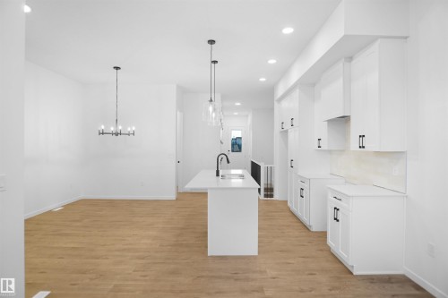 7507 Observer Lane, Edmonton, AB - Indoor