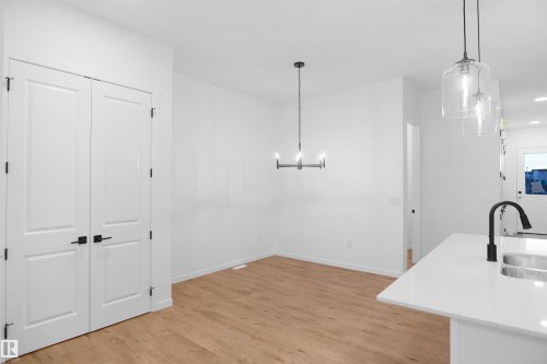 7507 Observer Lane, Edmonton, AB - Indoor