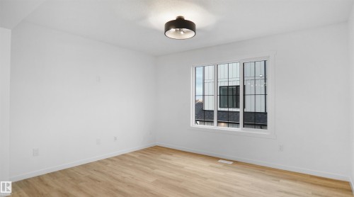 19 29 Airport Road, Edmonton, AB - Indoor Photo Showing Other Room