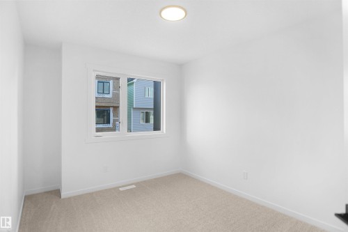 21 1430 Aster Way, Edmonton, AB - Indoor Photo Showing Other Room
